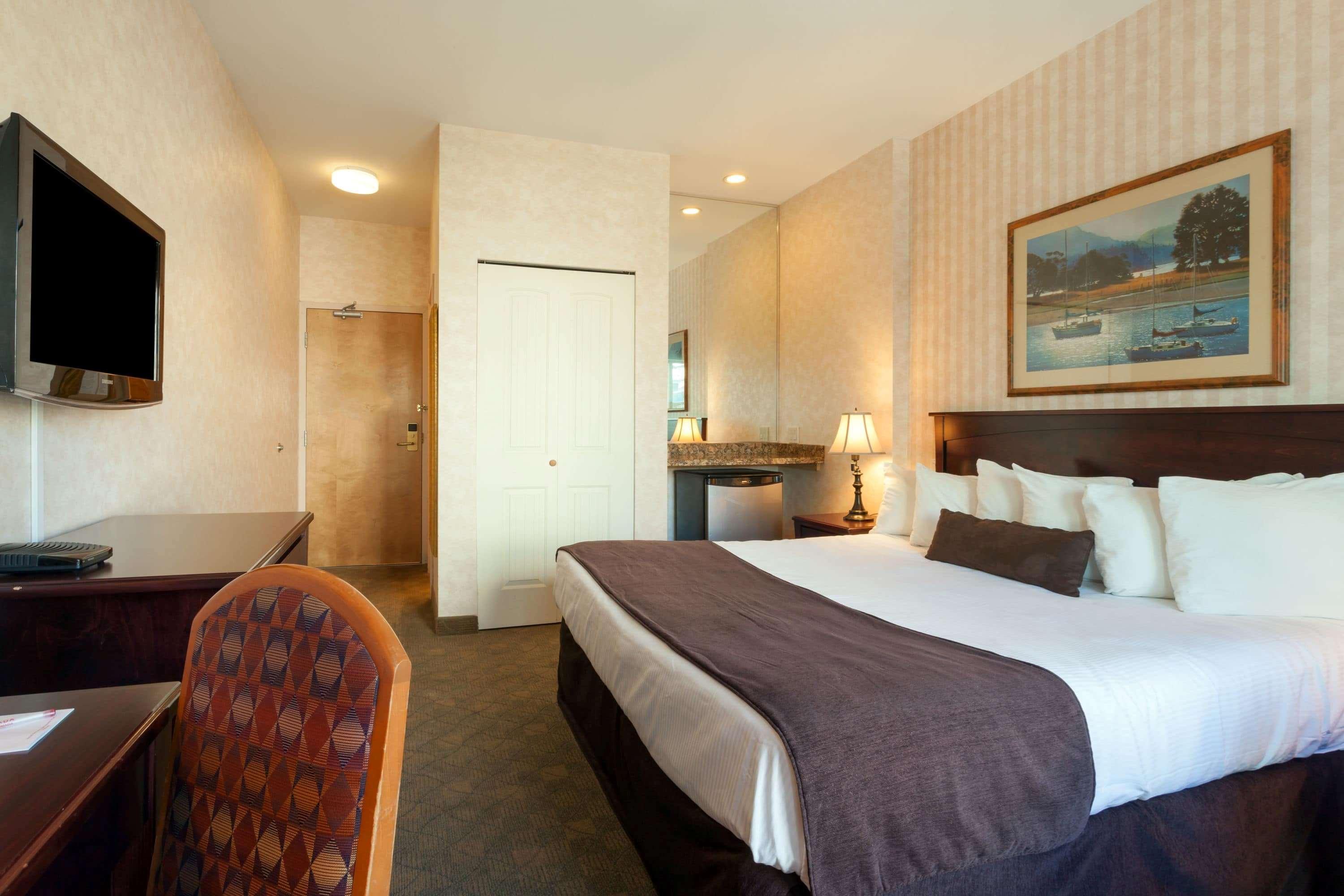 Surestay By Best Western Richmond Vancouver Airport Экстерьер фото