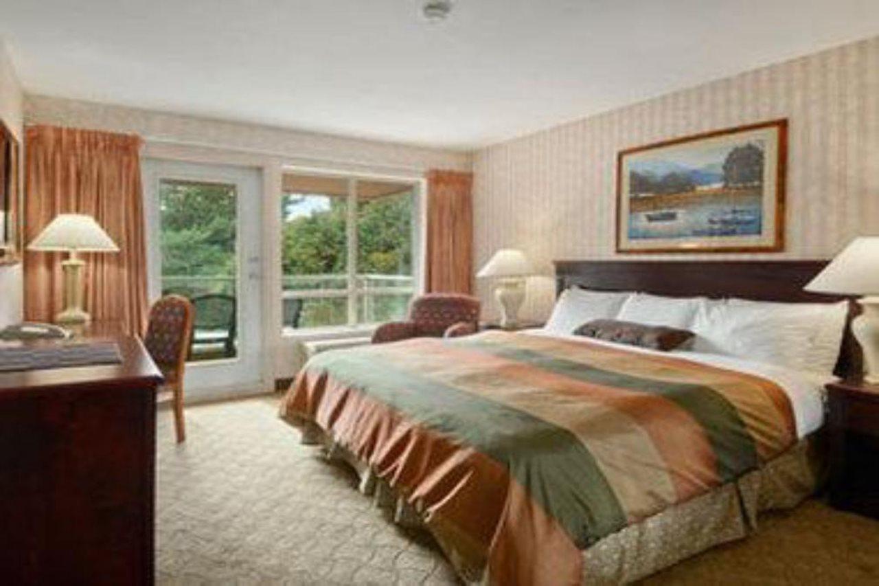 Surestay By Best Western Richmond Vancouver Airport Экстерьер фото